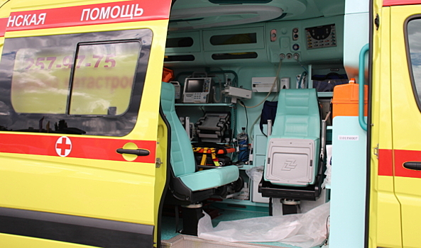 В Воронеже водитель скутера погиб, врезавшись в стоявший перед ним Volvo