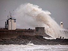 BBC: в Великобритании шторм «Берт» унес жизни трех человек