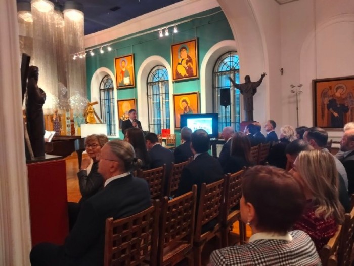 Представители Академии акварели и изящных искусств Сергея Андрияки посетили презентацию альбома «Pittori Russi»