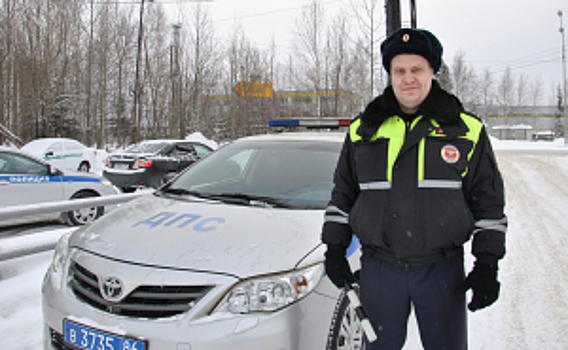 В Краснодаре автоинспекторы помогли экстренно доставить в больницу мужчину, нуждавшегося в медицинской помощи