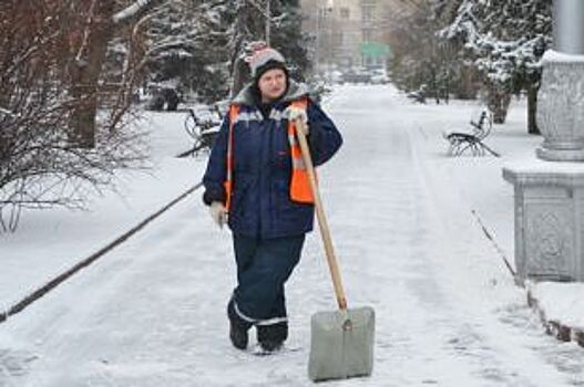 С улиц Петербурга убирают воду из-за грядущих морозов