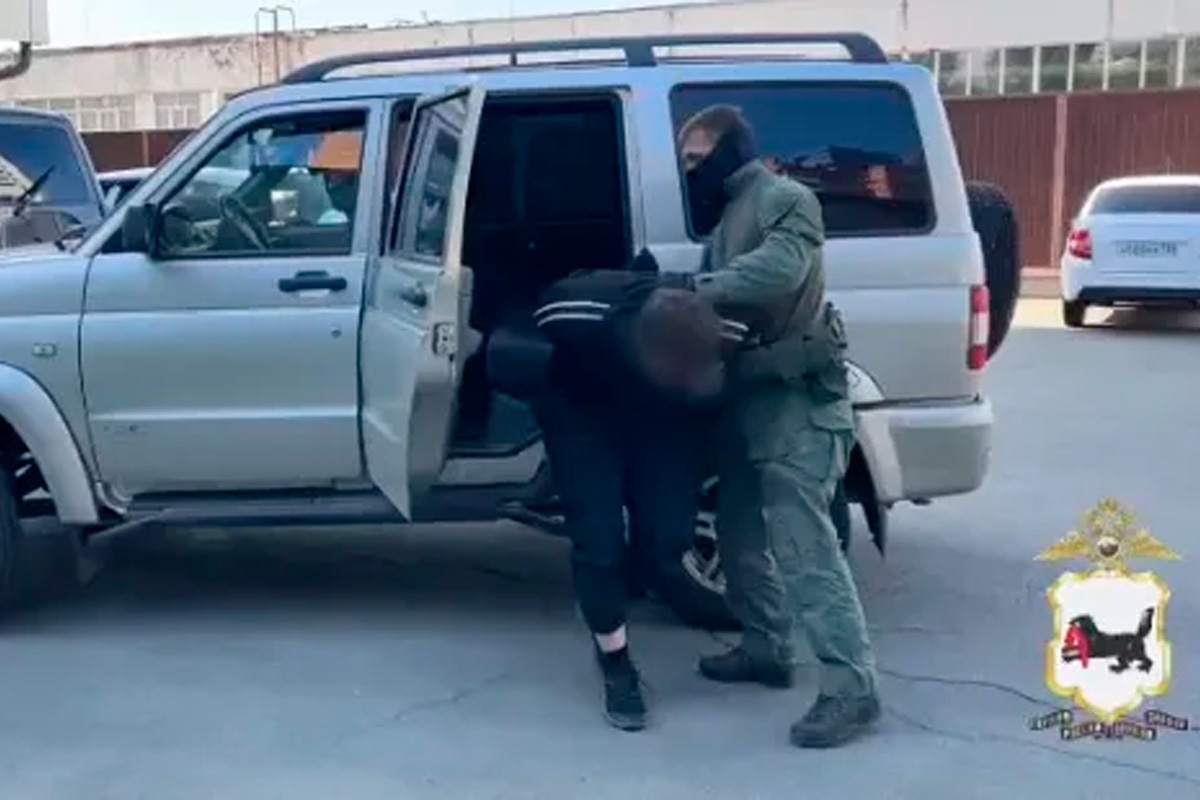 В Иркутске задержаны двое мужчин, находившихся в розыске за покушение на убийство