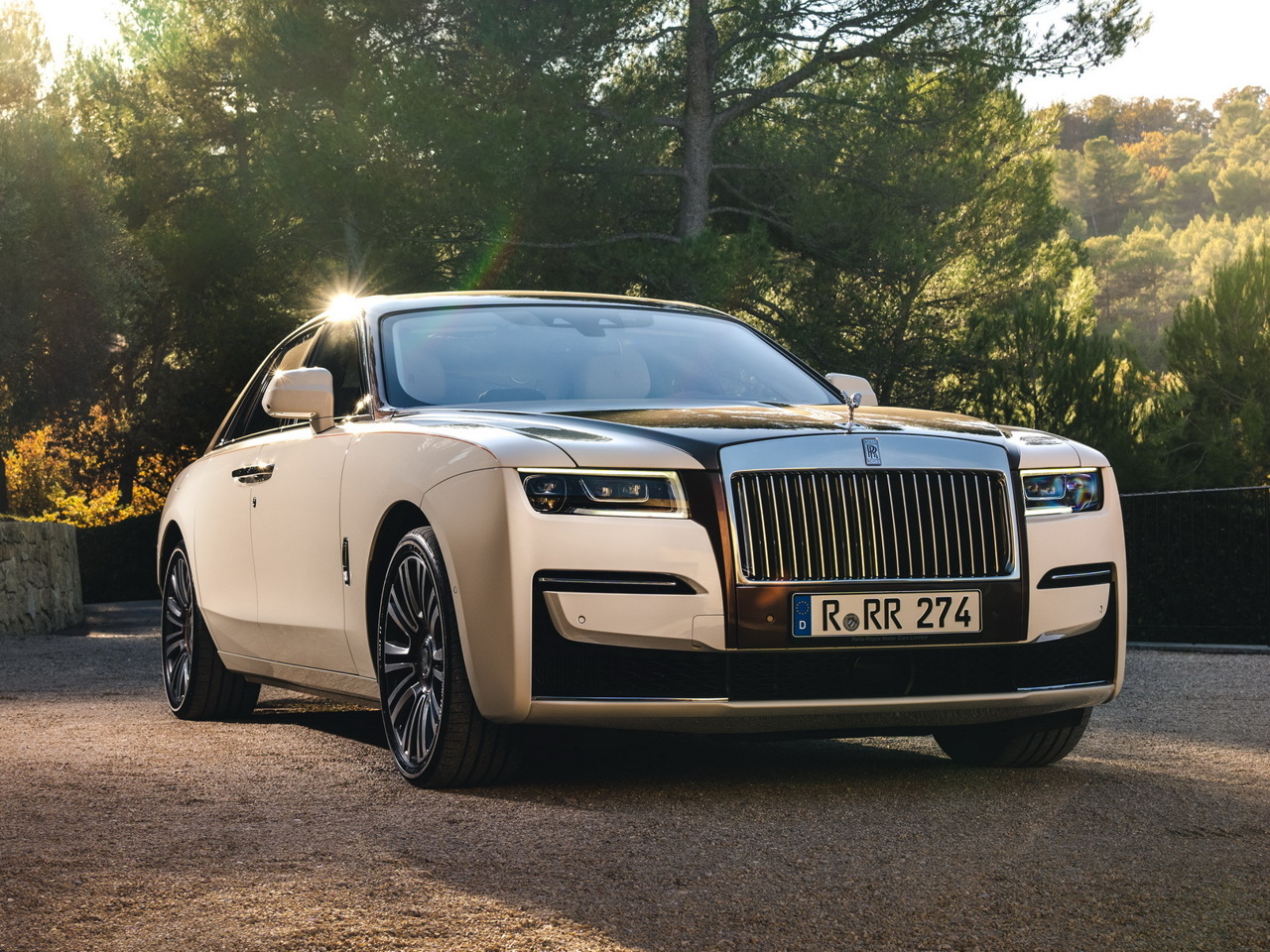 На тестах замечен новый Rolls-Royce Ghost. Премьера ожидается в 2025 году -  Рамблер/авто