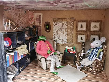 В Публичной библиотеке представили кукольный дом мышки