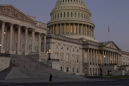 В США допустили остановку работы правительства на недели