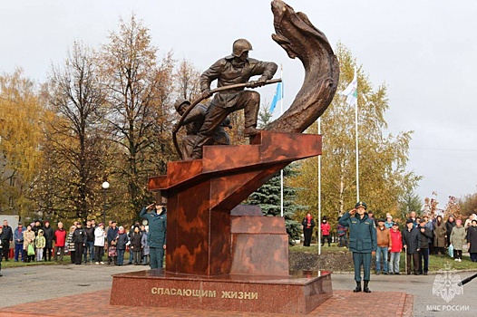 Созданный на народные средства мемориал «Спасающим жизни» открыли в Кстове