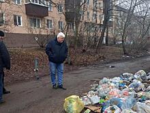 В Курске глава Сеймского округа призвал жителей не мусорить возле домов