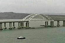 Пробка на Крымском мосту растет