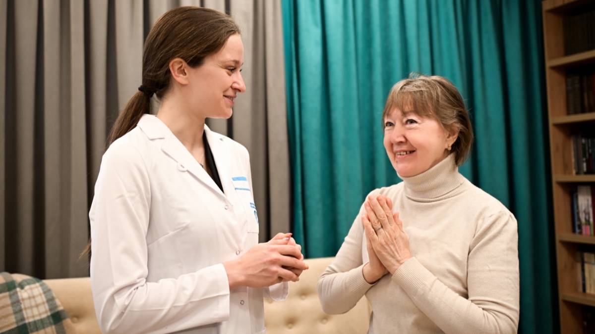 Центры долголетия организуют встречи с врачами поликлиник
