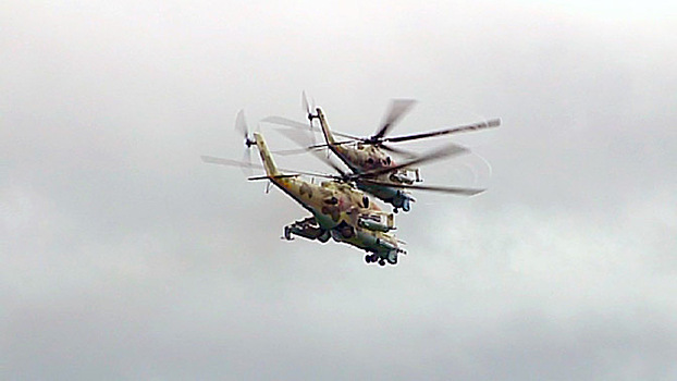 Удар «Крокодила»: вертолетчики ВВО показали мастерство пилотирования на малой высоте