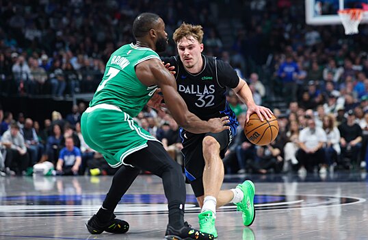 Купер Флэгг (36+9+6) и Джейлен Браун (33+11) устроили дуэль во встрече «Далласа» с «Бостоном»