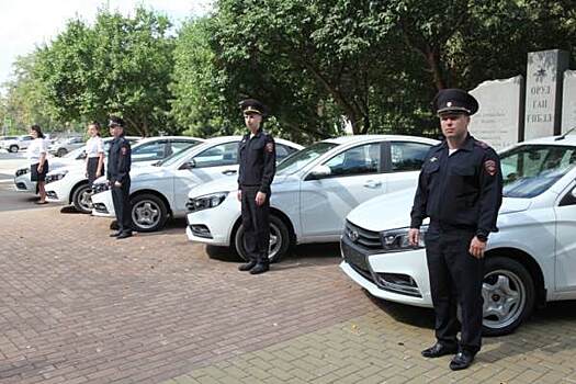 Свердловские автоинспекторы получили новые авто для экзаменов