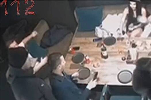 Россиянин до смерти избил посетителя бара на глазах у его друзей