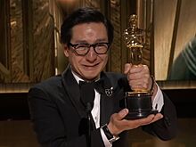 Ке Хюи Куан получил «Оскар» за «Всё везде и сразу» и рассказал трогательную историю