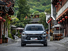 Сколько в России стоит новый Chevrolet Tracker 2023 года
