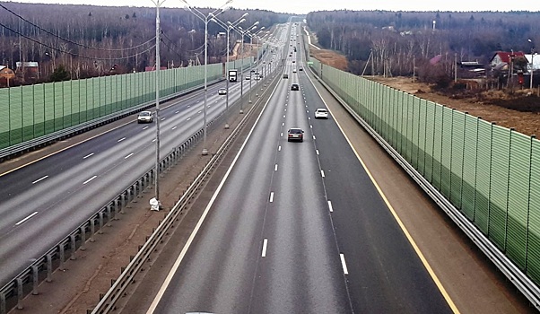 Через трассу М-10 перекинут два новых пешеходных перехода