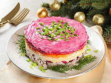 Врач Арзамасцев: новогодние салаты можно хранить полдня