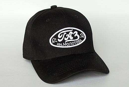 Горьковский автозавод показал коллекцию фирменной одежды