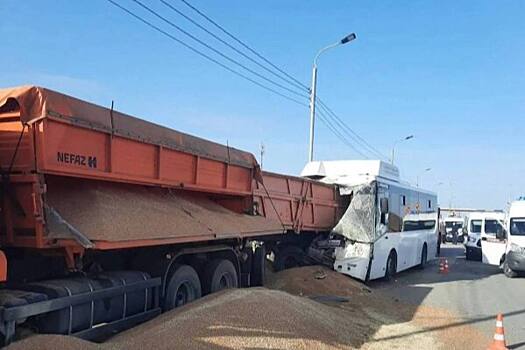 Крым скорбит: шесть человек погибли, 13 ранены в страшном ДТП под Симферополем