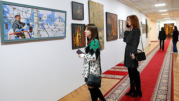 В Госдуме открылась художественная выставка «Новая индустриализация»