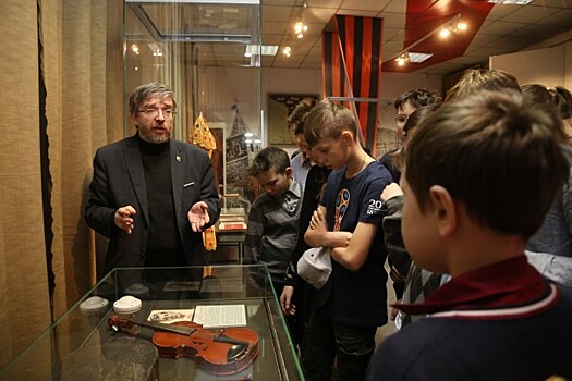 Выставка «Юные герои сороковых, пороховых»