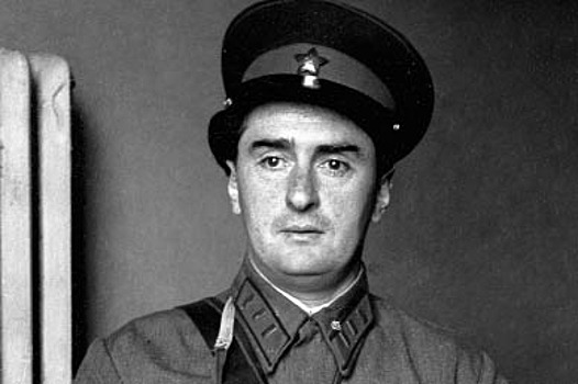 Поэт рвался на фронт даже после тяжелого ранения