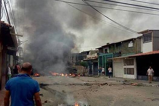 Дом Уго Чавеса сожгли в Венесуэле