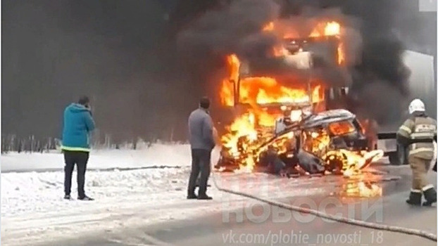 Страшное ДТП на трассе «Киров-Пермь»: водитель легковушки сгорел заживо