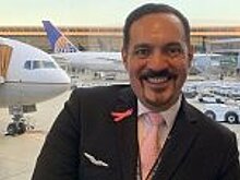 Бортпроводник United Airlines 23 года жил и работал под чужим именем