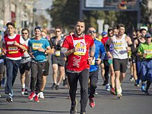 В Новосибирске более 15 тысяч человек участвовали в полумарафоне Раевича