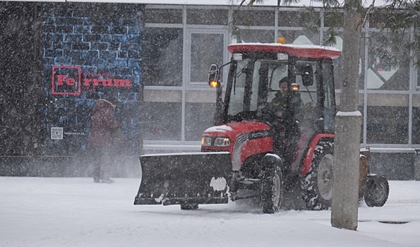 2000 тонн реагентов нанесли дорожники за ночь на волгоградские дороги