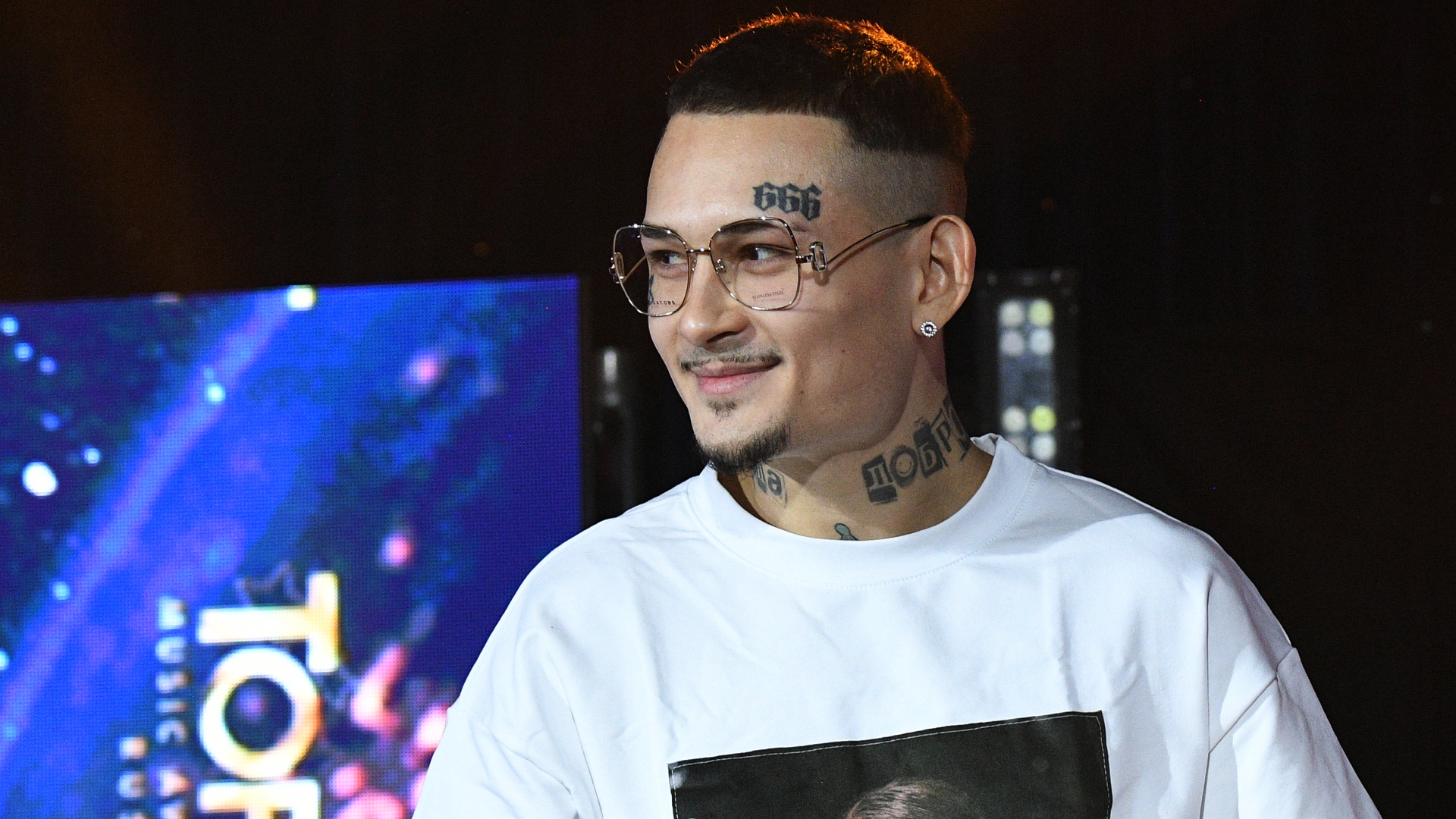 Охрана изъяла флаг Украины на концерте Моргенштерна в Испании