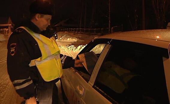 В Кирове задержали водителя такси, который ночью продавал алкоголь