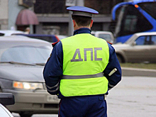 Водитель без прав врезался в дорожный знак в Новосибирске