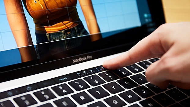 Названа причина отсутствия у  новых MacBook Pro слота для SD карт