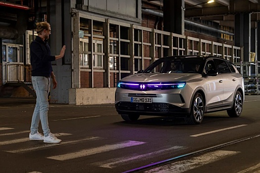 Opel Grandland лишился эмблемы ради безопасности пешеходов