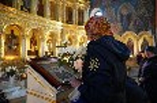 Сотрудники УФСИН России по Ханты-Мансийскому АО - Югре приложились к частице мощей святой блаженной Матроны Московской