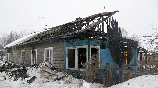 Пострадавшего на пожаре вологжанина с ожогами госпитализировали в ЦРБ