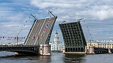 Туристы предложили «отмыть Санкт-Петербург»