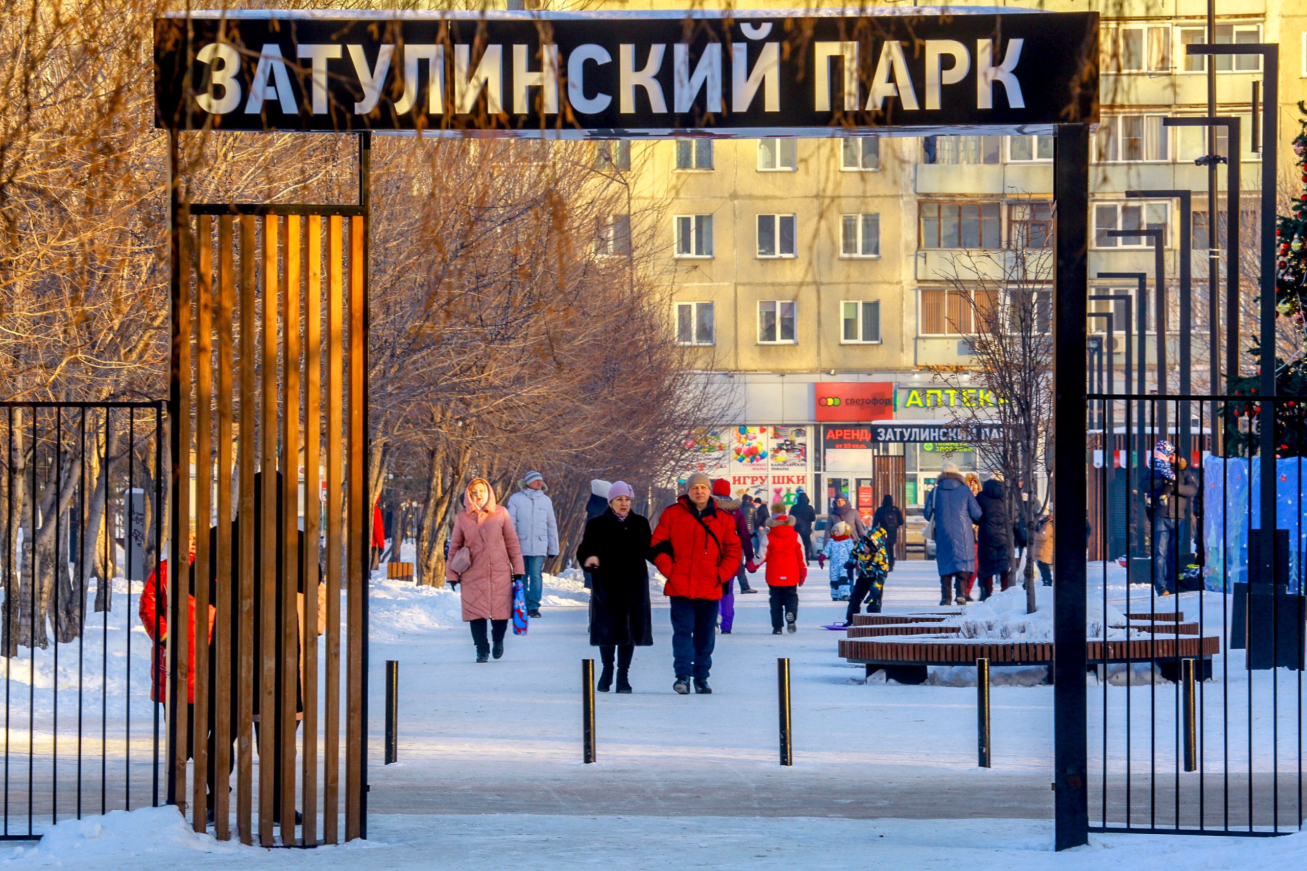 В Новосибирских парках женщин поздравят голосами маленьких чтецов