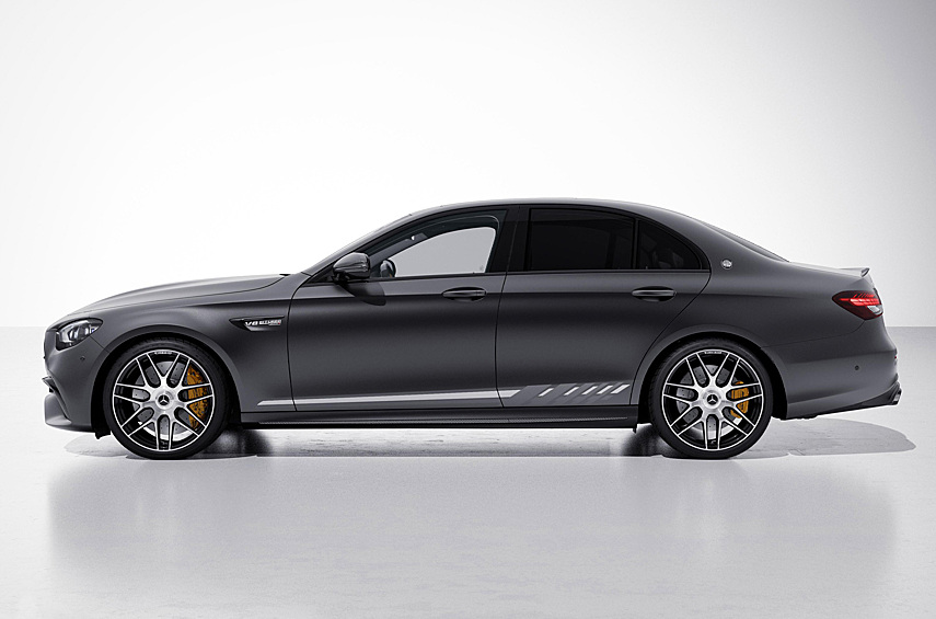 В конце прошлого года показано ещё более редкое исполнение: в Японии появятся всего 50 таких седанов