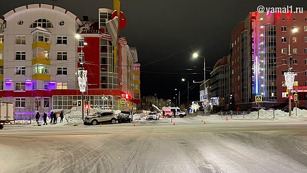 Один человек оказался в больнице после жёсткого ДТП с внедорожниками в Салехарде. ВИДЕО