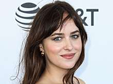 Помолвки не будет: Дакота Джонсон рассталась с Крисом Мартином