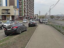 В Центральном районе будут чаще штрафовать любителей парковаться на газонах