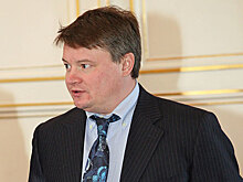 Эдуард Батанов возвращается в Смольный