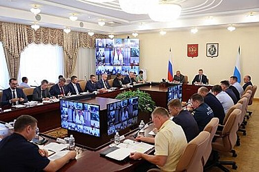 Безопасность проведения Дня знаний и выборов обсудили в правительстве Хабаровского края