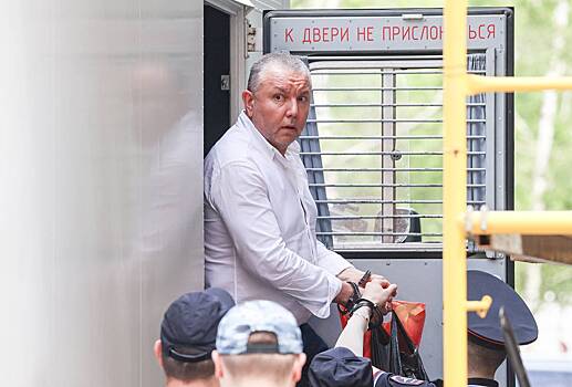 Прокуратура обжаловала мягкий приговор бывшему офицеру ФСБ за взятки