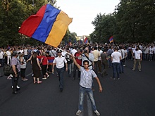 Дополнительные силы полиции стянуты к месту протестов в Ереване