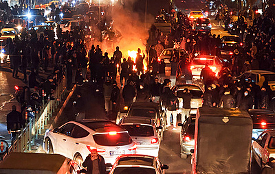 В Иране в ходе беспорядков повредили 250 школ и 300 мечетей