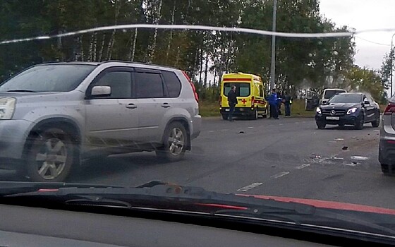 Видео: На Южной окружной произошло лобовое столкновение
